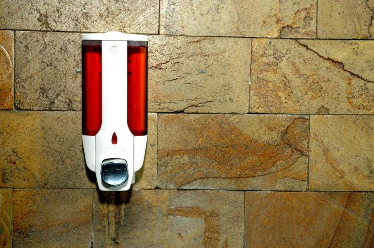 Savons et gel hydroalcoolique, des fournitures d'hygiène en entreprise